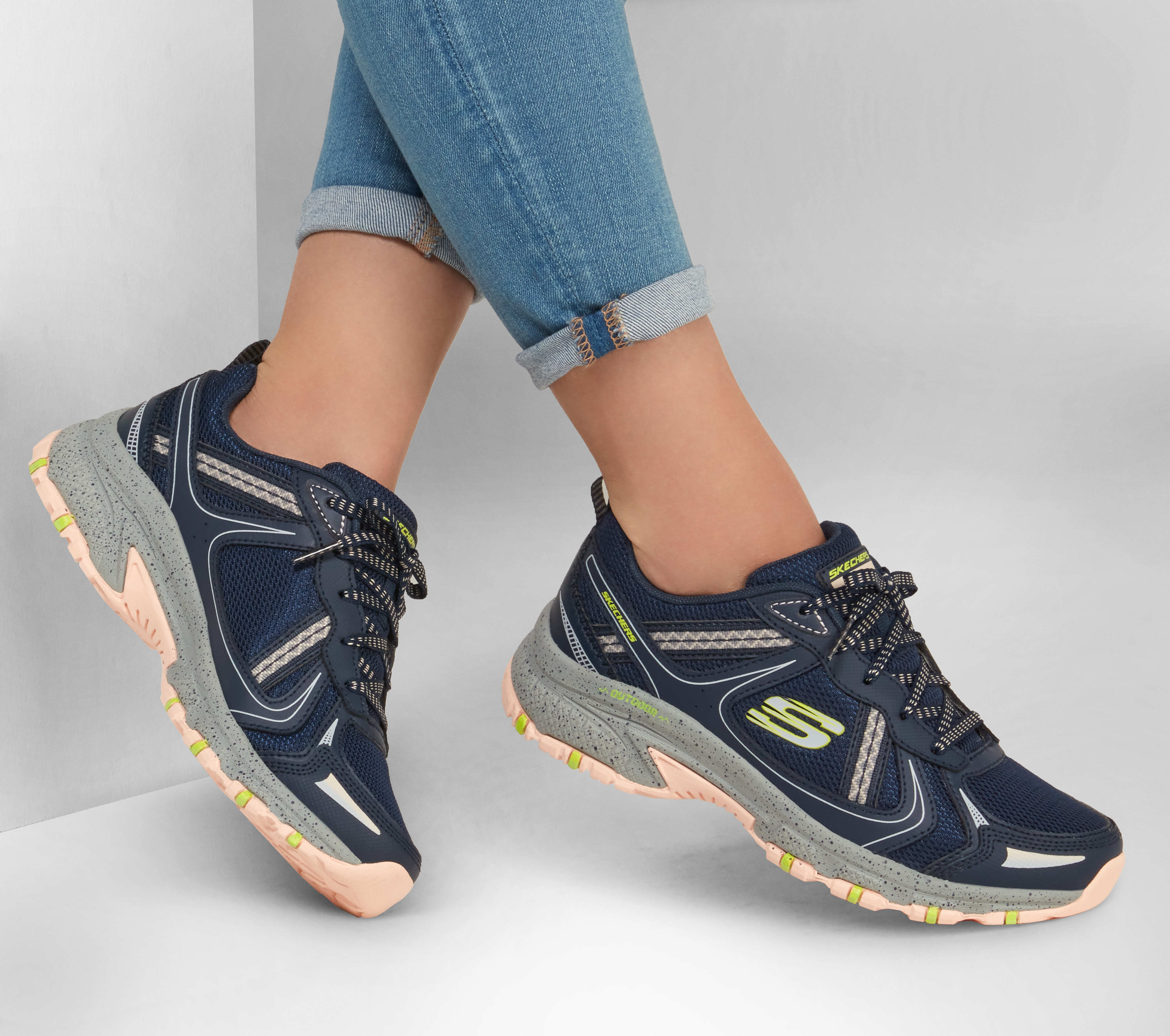 スケッチャーズ ヒルクレスト - バスト アドベンチャー | SKECHERS JP